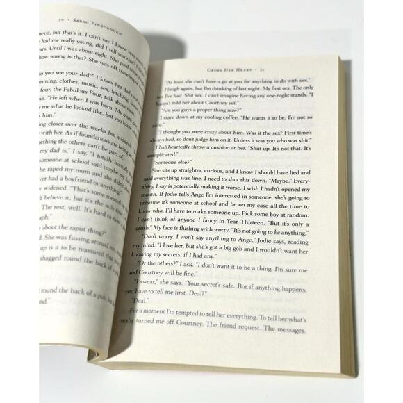 Cross Her Heart : A Novel by Sarah Pinborough First Paperback Edition 2018 - Picture 7 of 10